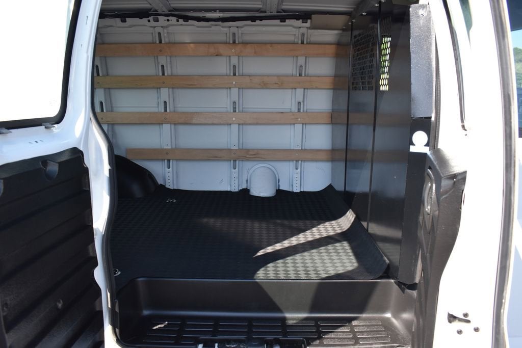 2024 Chevrolet Express Cargo 2500 WT