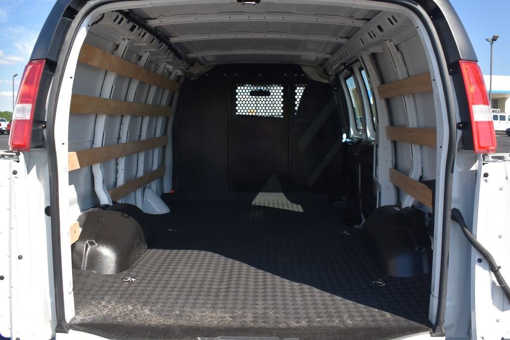 2024 Chevrolet Express Cargo 2500 WT