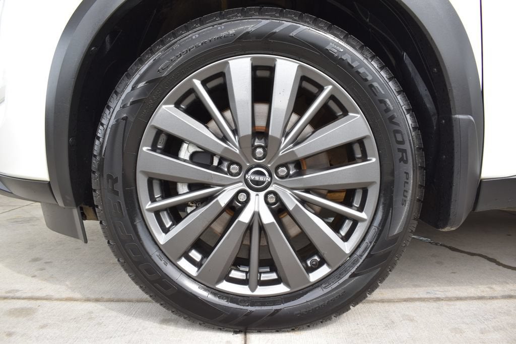 2022 Nissan Pathfinder SL