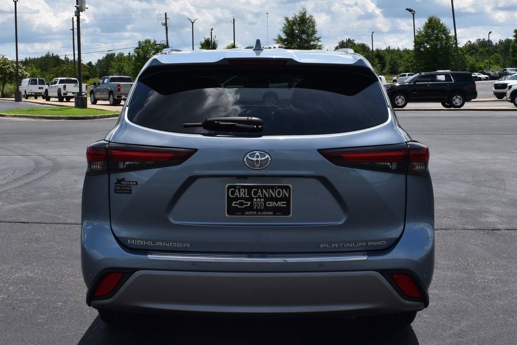 2024 Toyota Highlander LE