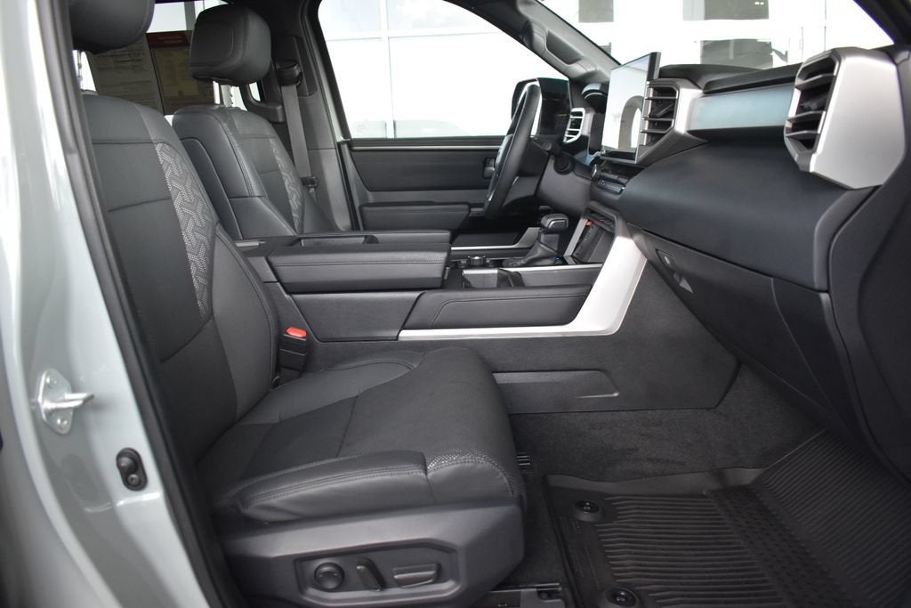 2025 Toyota Tundra 4WD SR5